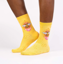 Load image into Gallery viewer, WOMEN'S CREW - QUEEN BEE