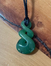 Load image into Gallery viewer, NEW ZEALAND GREENSTONE - POUNAMU - TRIPLE TWIST
