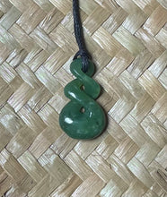 Load image into Gallery viewer, NEW ZEALAND GREENSTONE - POUNAMU - TRIPLE TWIST
