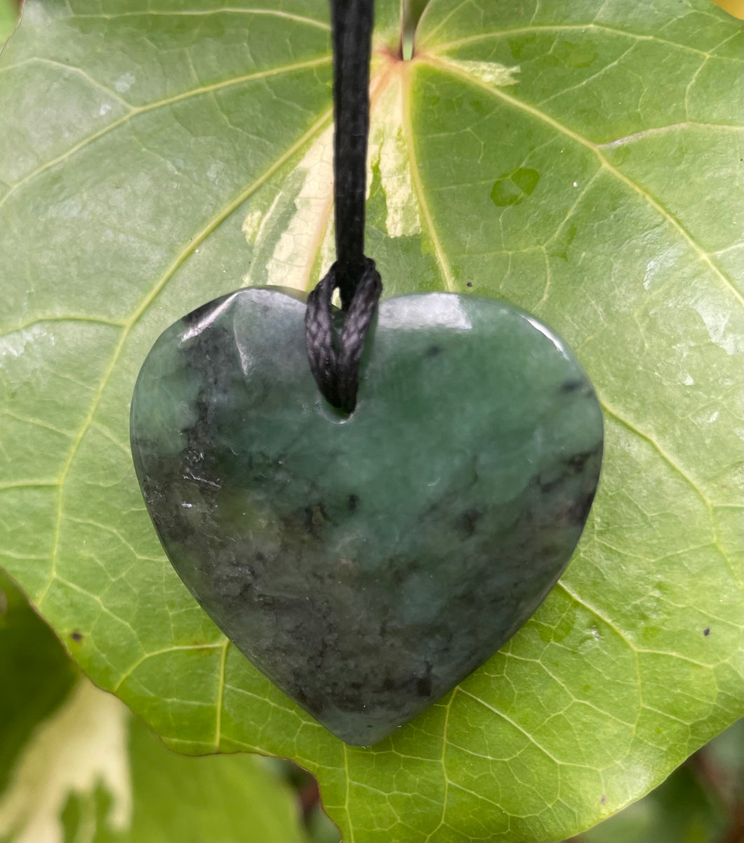 NEW ZEALAND GREENSTONE - POUNAMU - HEART - 24MM