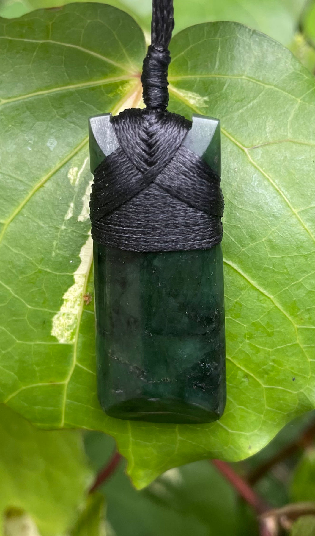 NEW ZEALAND GREENSTONE - POUNAMU - TOKI - 60MM