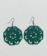 Load image into Gallery viewer, EARRINGS - WOODEN LACE
