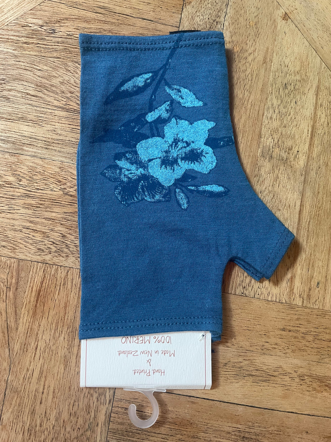 MERINO PRINTED GLOVELETS - Blue Marl with Blue Flower