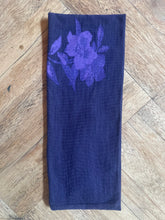 Load image into Gallery viewer, MERINO PRINTED GLOVELETS - Purple with Purple Flower
