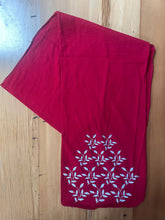 Load image into Gallery viewer, MERINO PRINTED GLOVELETS - Red with Grey Leaves
