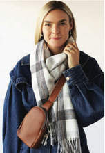 Load image into Gallery viewer, CHECKED WINTER SCARF WITH TASSELS - Winter White/Black

