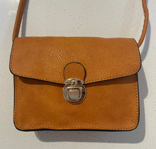 Load image into Gallery viewer, HANDYBAG &amp; SUNGLASSES - GIFT SET
