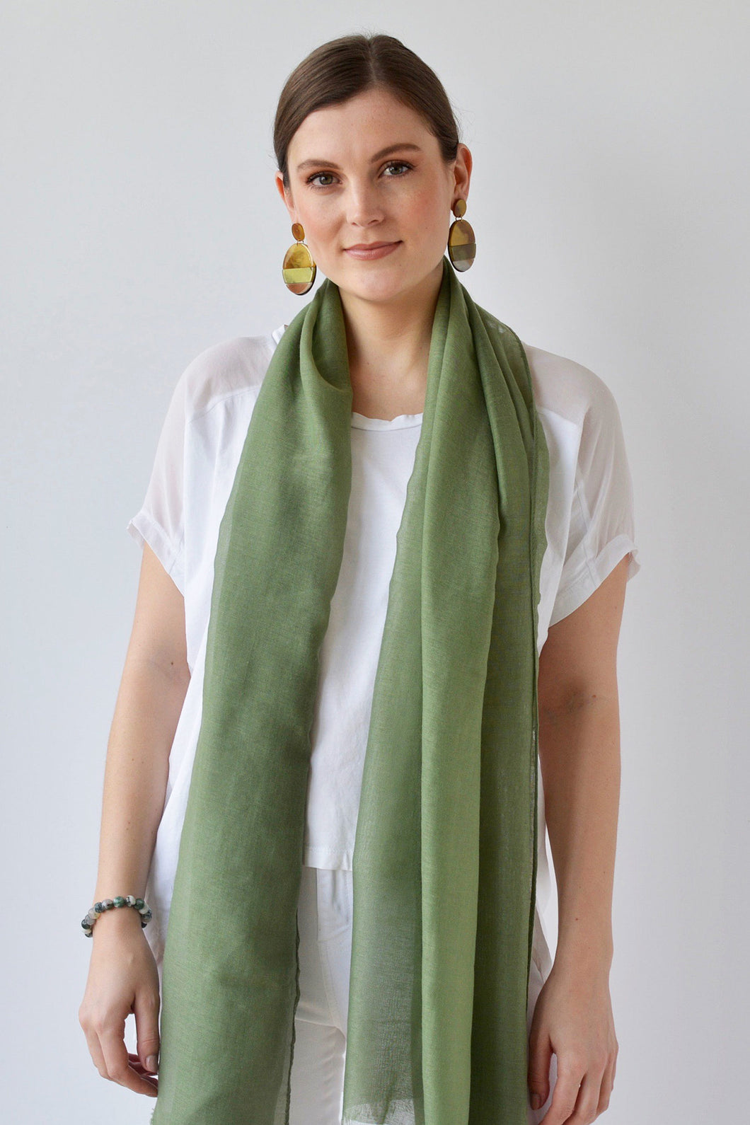 PLAIN AUTUMN SCARF - SOFT OLIVE GREEN